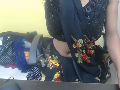 Reena600 online show from February 24, 2025, 7:09 pm