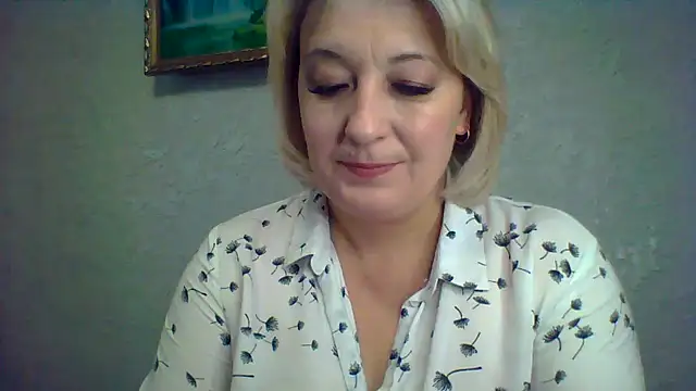 Snapshot of ArielXLoveresss chatting on November 2, 2025, 7:55 am ArielXLoveresss online show from November 2, 2025, 7:55 am