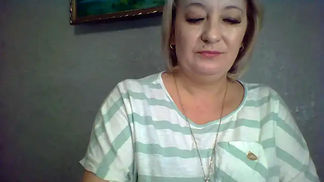 Snapshot of ArielXLoveresss chatting on November 16, 2025, 8:31 am ArielXLoveresss online show from November 16, 2025, 8:31 am
