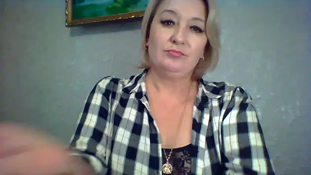 Snapshot of ArielXLoveresss chatting on November 25, 2025, 8:36 am ArielXLoveresss online show from November 25, 2025, 8:36 am