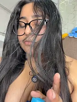 virginbrunette99 online show from June 5, 2026, 7:03 am