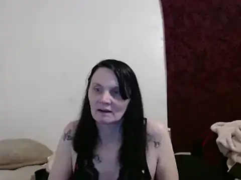 Hotmodel1984 online show from March 13, 2025, 3:33 am