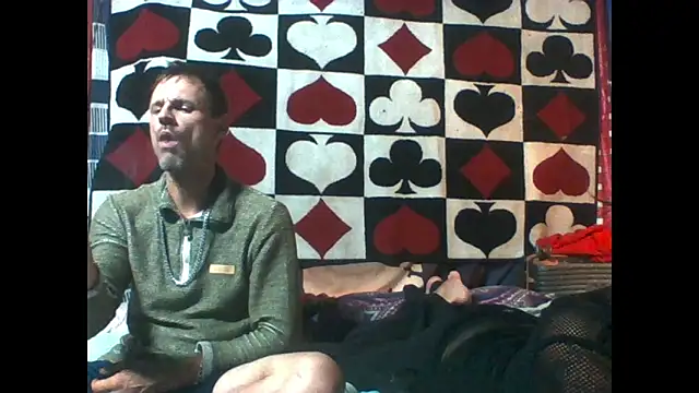 Snapshot of SillyRabbitz chatting on June 19, 2026, 7:01 am SillyRabbitz online show from June 19, 2026, 7:01 am