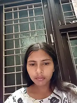 heena-3678 online show from May 13, 2026, 2:03 pm