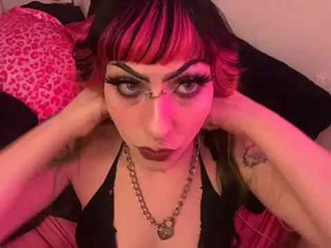 ChrryFoxx online show from November 25, 2025, 11:21 am