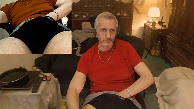 maxdaddy690 online show from March 20, 2026, 11:53 pm