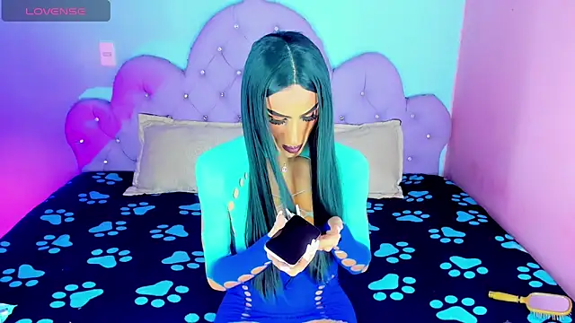 Snapshot of Julie_Lovelyx1 chatting on June 16, 2026, 4:59 am Julie Lovelyx1 online show from June 16, 2026, 4:59 am