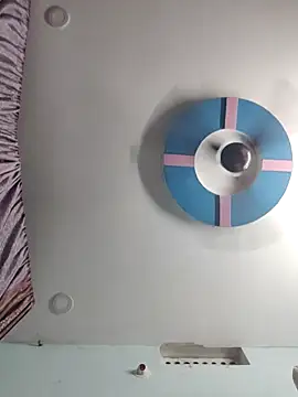 wildfun  online show from March 19, 2025, 3:19 pm