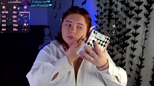 Lily lu one online show from October 28, 2025, 11:18 pm