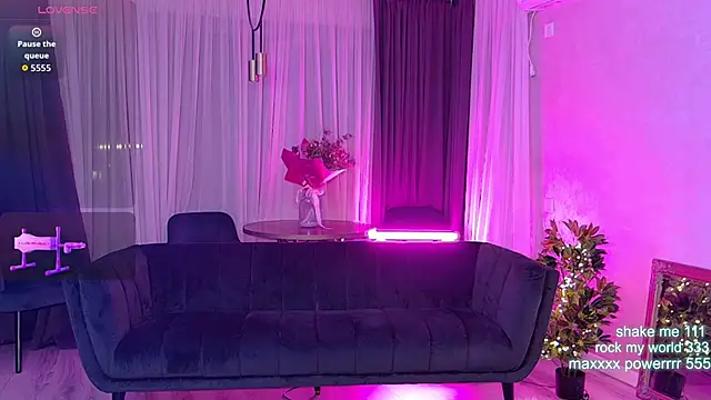 Snapshot of CutiePie69__ chatting on February 3, 2026, 2:53 am CutiePie69 online show from February 3, 2026, 2:53 am