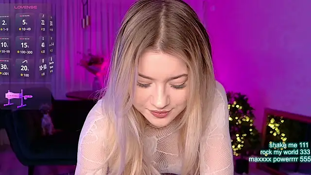 CutiePie69   online show from April 18, 2026, 7:58 pm