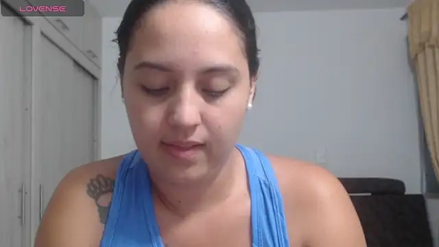 Anthonela Queen online show from December 4, 2025, 12:42 am