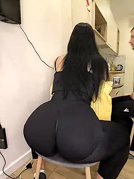 Snapshot of _KissMyAss_ chatting on May 1, 2026, 5:39 pm KissMyAss online show from May 1, 2026, 5:39 pm