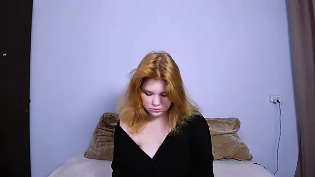 LaseyMoon online show from October 3, 2025, 11:29 am