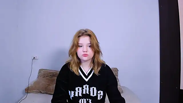 LaseyMoon online show from October 15, 2025, 10:21 pm