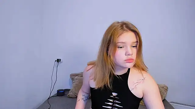 LaseyMoon online show from November 2, 2025, 6:05 am