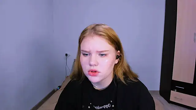 LaseyMoon online show from November 27, 2025, 1:51 am