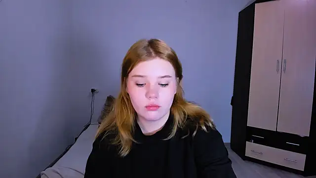 LaseyMoon online show from December 20, 2025, 1:34 am