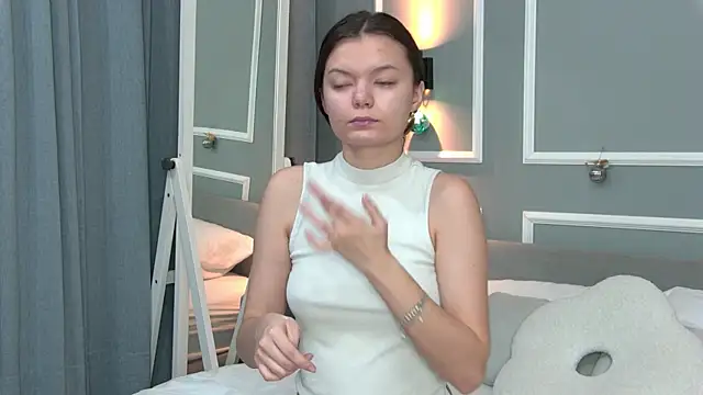 Snapshot of AsterQuinn chatting on January 10, 2026, 3:25 pm AsterQuinn online show from January 10, 2026, 3:25 pm