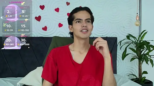 Maximoherrera 16 online show from April 16, 2026, 1:34 pm