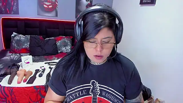 Snapshot of Veronika_metal chatting on July 21, 2026, 10:12 pm Veronika metal online show from July 21, 2026, 10:12 pm