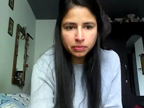 Escarcha-blue online show from March 7, 2025, 12:45 pm