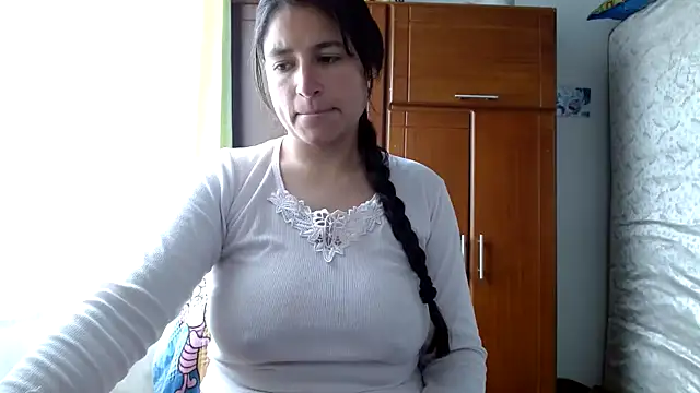 Escarcha-blue online show from June 3, 2026, 3:39 pm