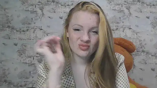 Eveline May online show from September 21, 2025, 7:04 pm