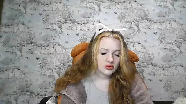 Eveline May online show from October 4, 2025, 2:26 pm