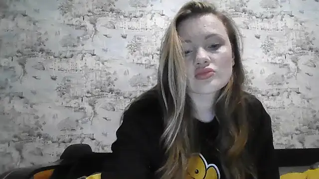 Eveline May online show from November 13, 2025, 8:41 pm