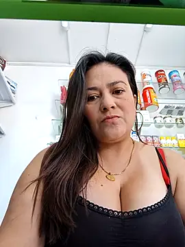 roxanasexy2025 online show from February 12, 2026, 3:07 pm