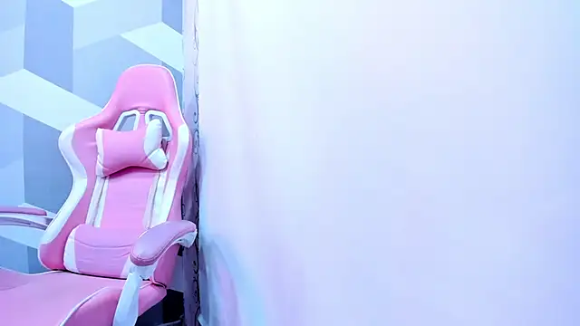 Gianna Watson online show from February 27, 2025, 1:17 pm