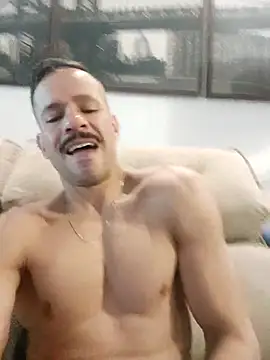 Snapshot of juniortche1313 chatting on November 4, 2025, 4:39 pm juniortche1313 online show from November 4, 2025, 4:39 pm