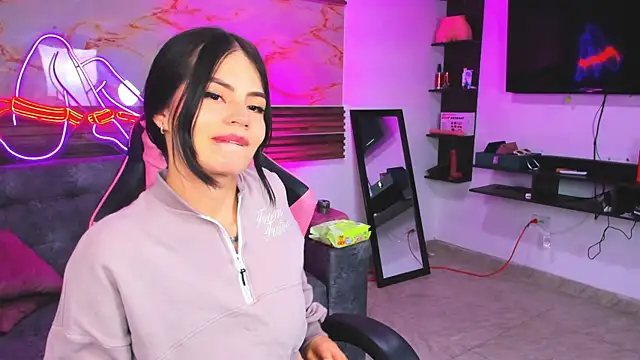 Snapshot of Cloe_roouse chatting on May 31, 2026, 1:47 am Cloe roouse online show from May 31, 2026, 1:47 am