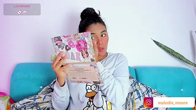 Melodymoore  online show from March 16, 2025, 10:09 pm