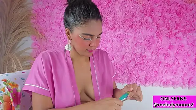 Melodymoore  online show from November 6, 2025, 10:21 pm