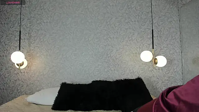 zephyra-angels online show from November 11, 2025, 4:12 am