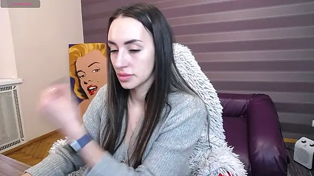 JenniferStone online show from March 8, 2026, 8:40 am