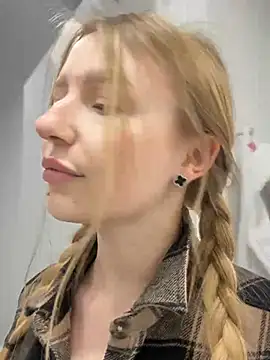 EvaBrooklyn online show from March 9, 2025, 4:33 pm