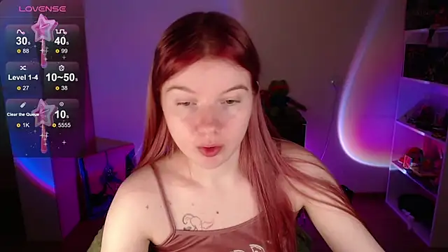 Strawberry juli online show from October 9, 2025, 7:50 am