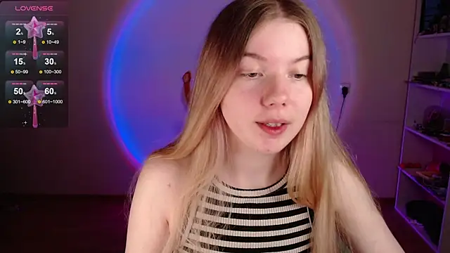 Snapshot of Strawberry_juli chatting on May 2, 2026, 8:08 am Strawberry juli online show from May 2, 2026, 8:08 am