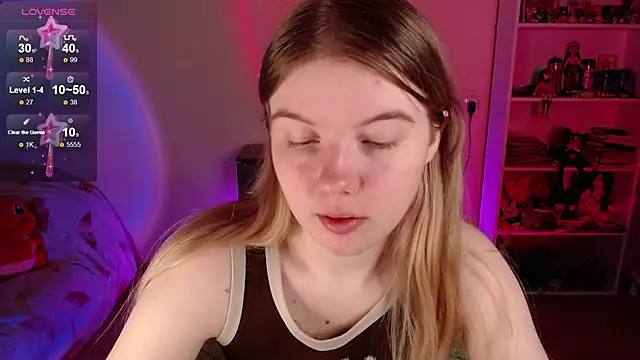 Snapshot of Strawberry_juli chatting on May 20, 2026, 3:13 am Strawberry juli online show from May 20, 2026, 3:13 am