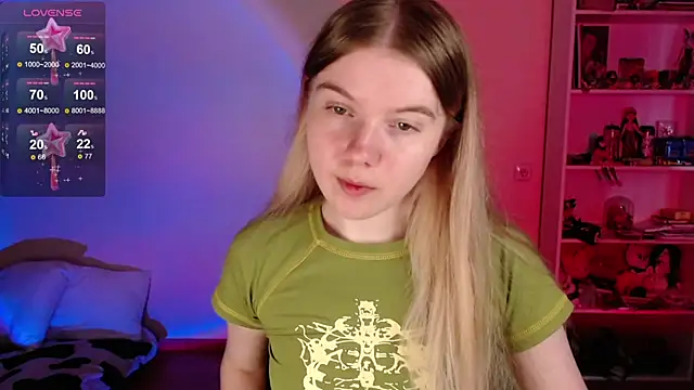Snapshot of Strawberry_juli chatting on June 15, 2026, 3:09 am Strawberry juli online show from June 15, 2026, 3:09 am