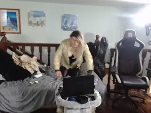 emmex671 online show from March 11, 2025, 6:10 am