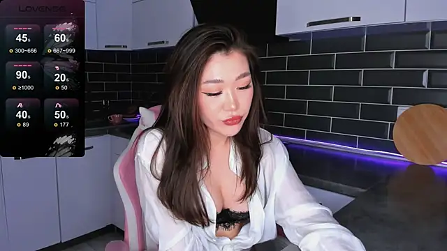 ShaiyaMinn3 online show from October 18, 2025, 6:52 pm