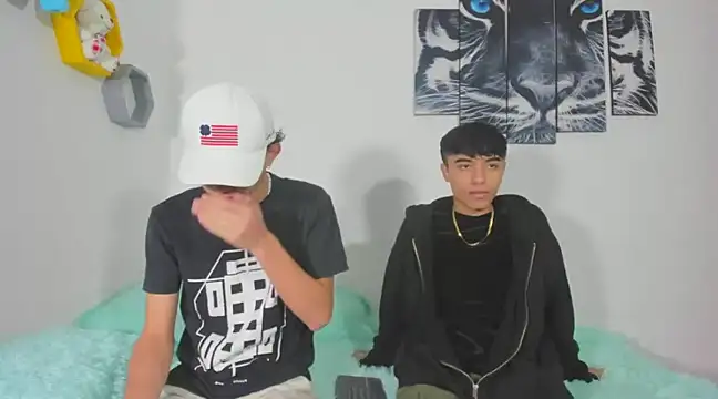 Maxxi hot23 online show from March 7, 2025, 3:07 pm