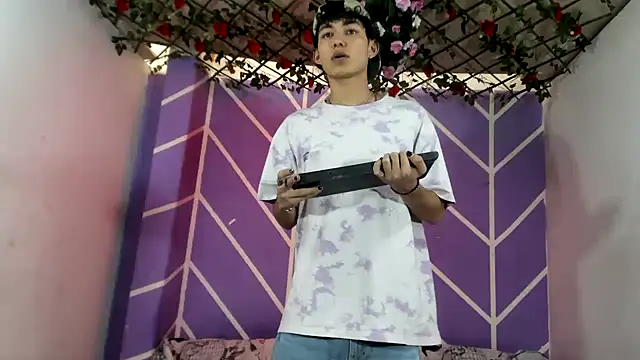 Maxxi hot23 online show from September 21, 2025, 7:15 pm