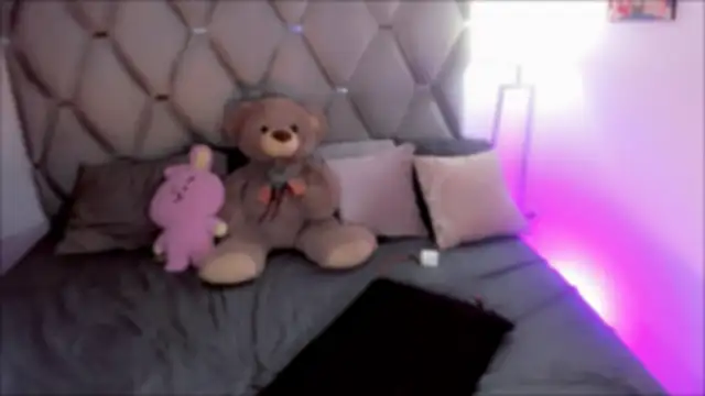 yaneycam online show from March 22, 2026, 7:01 am