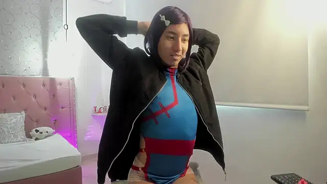 loverisu-coral online show from March 12, 2026, 7:53 pm