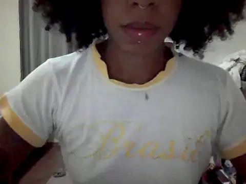 Snapshot of Aisha_1999 chatting on March 5, 2025, 12:59 am Aisha 1999 online show from March 5, 2025, 12:59 am